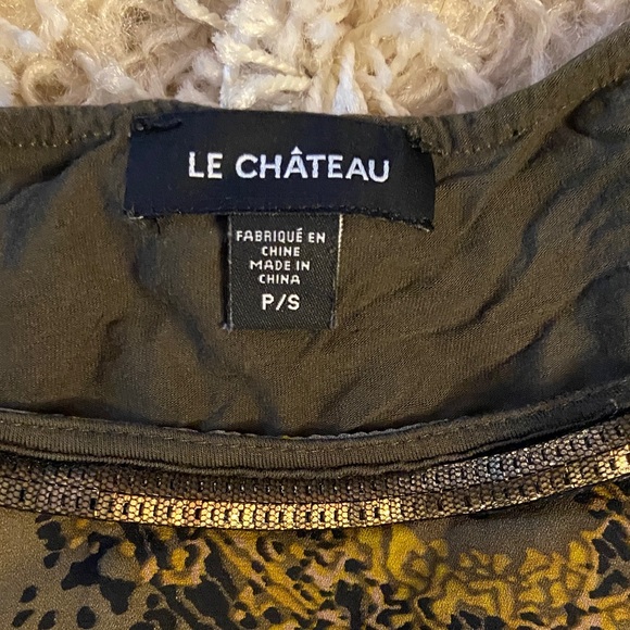 Le Chateau Olive and Burgundy Paisley Short Sleeve Top - Picture 2 of 4